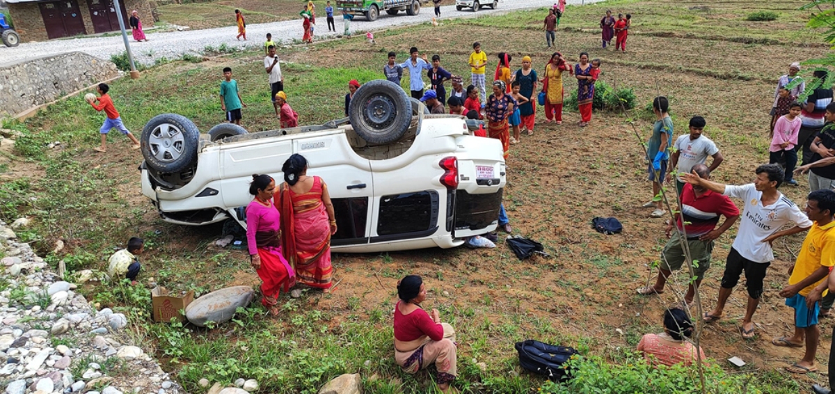 कर्णाली प्रदेश मामिला समितिका सभापति खड्का सवार गाडी दुर्घटना