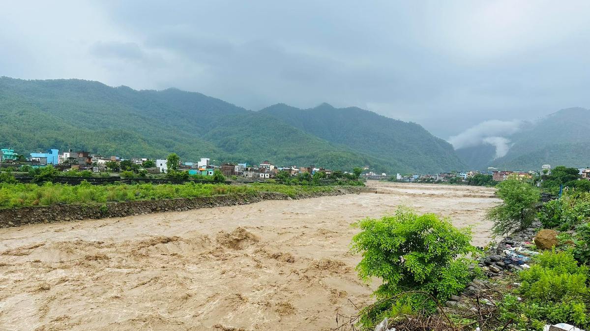 लगातारको वर्षाले देशका विभिन्न नदीमा सतर्कता तह पार, सतर्क रहन आग्रह