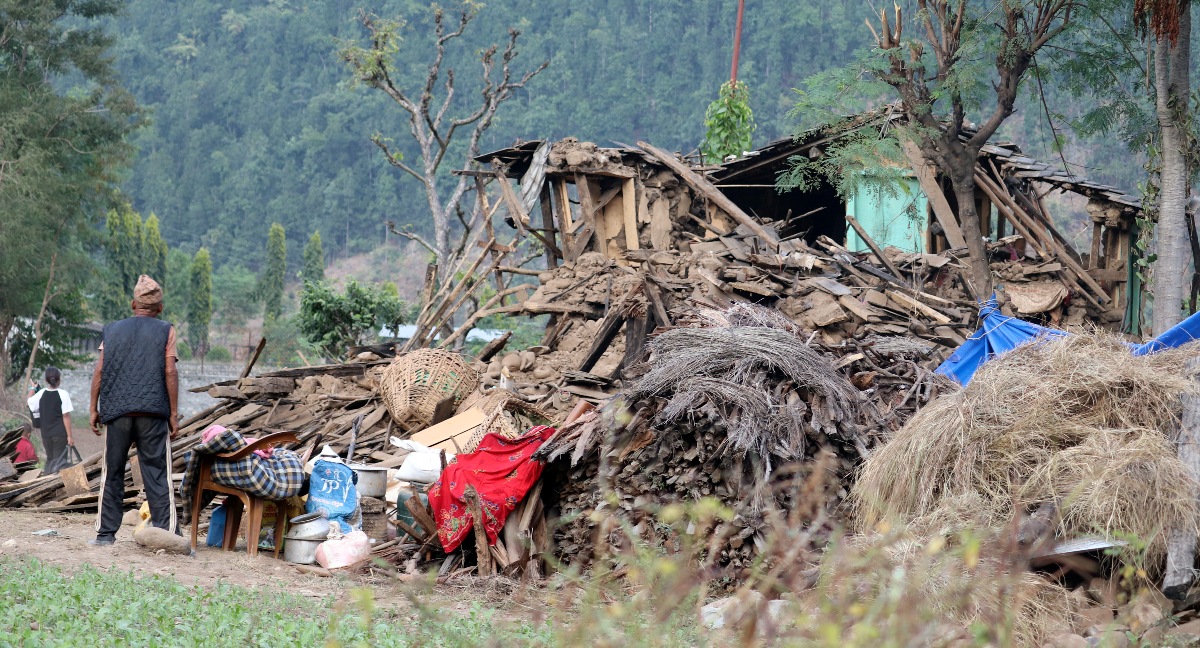सदरमुकाममै थुप्रियो राहत : भूकम्प पीडित भन्छन् - ‘अहिलेसम्म केही पाएनौं'