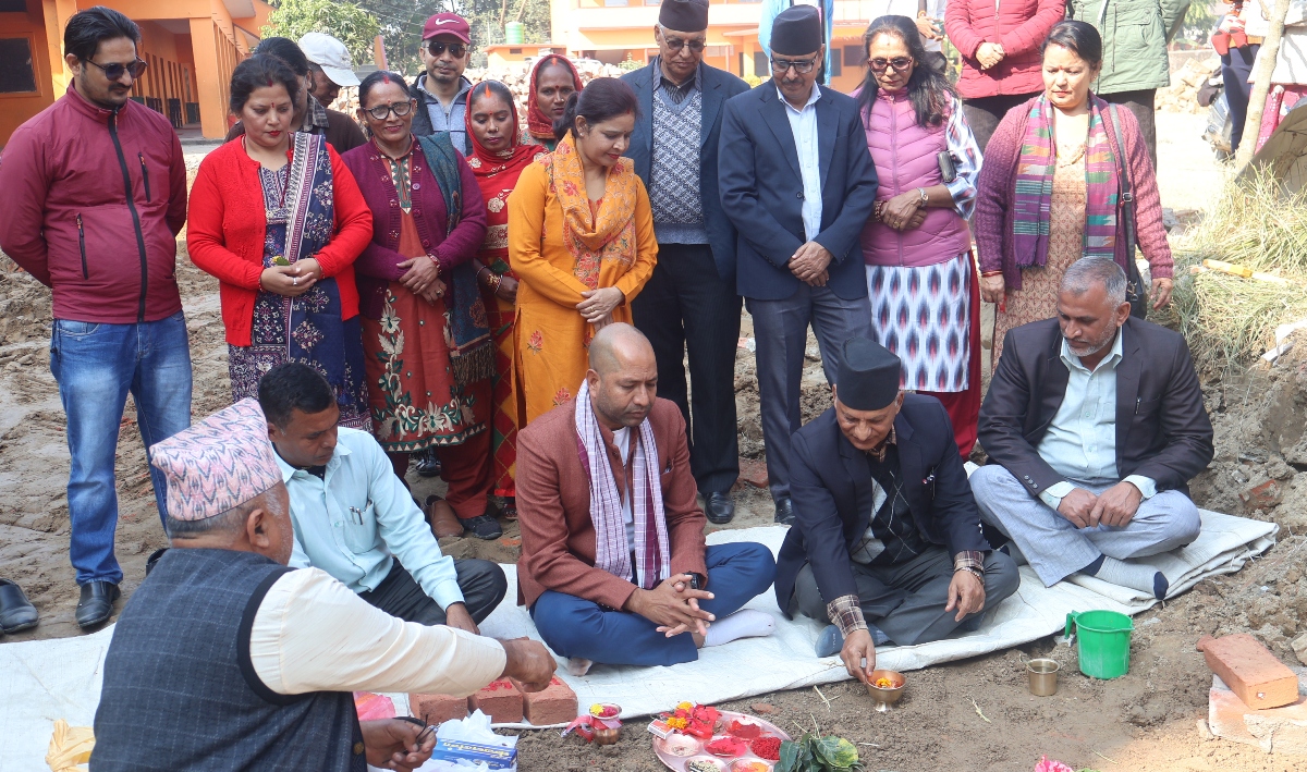 भानु माविमा निर्माण हुने चारकोठे भवनको गृहमन्त्री पाण्डेयद्वारा शिलान्यास